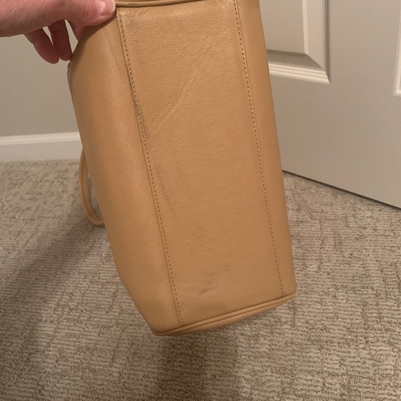 Banana Republic Dianne Leather Tote - Picture 4 of 9